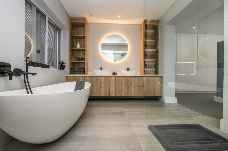 4 Bedroom Property for Sale in Summerstrand Eastern Cape